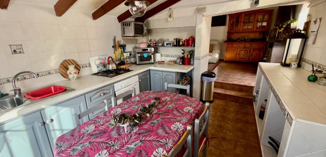 Herverkoop - Finca / Country Property -
Orihuela