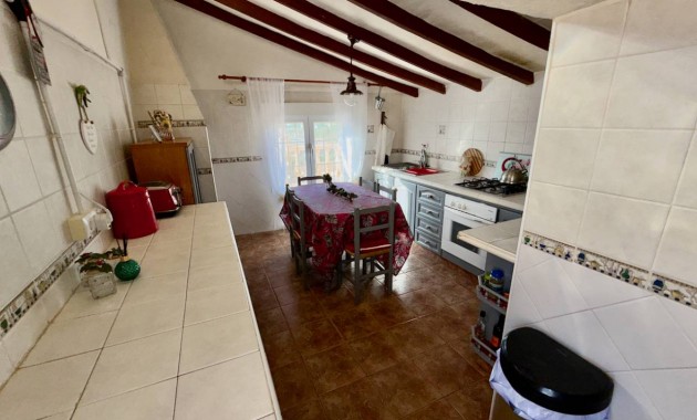 Herverkoop - Finca / Country Property -
Orihuela