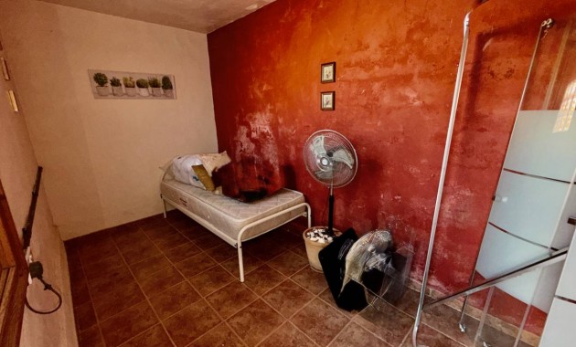 Herverkoop - Finca / Country Property -
Orihuela