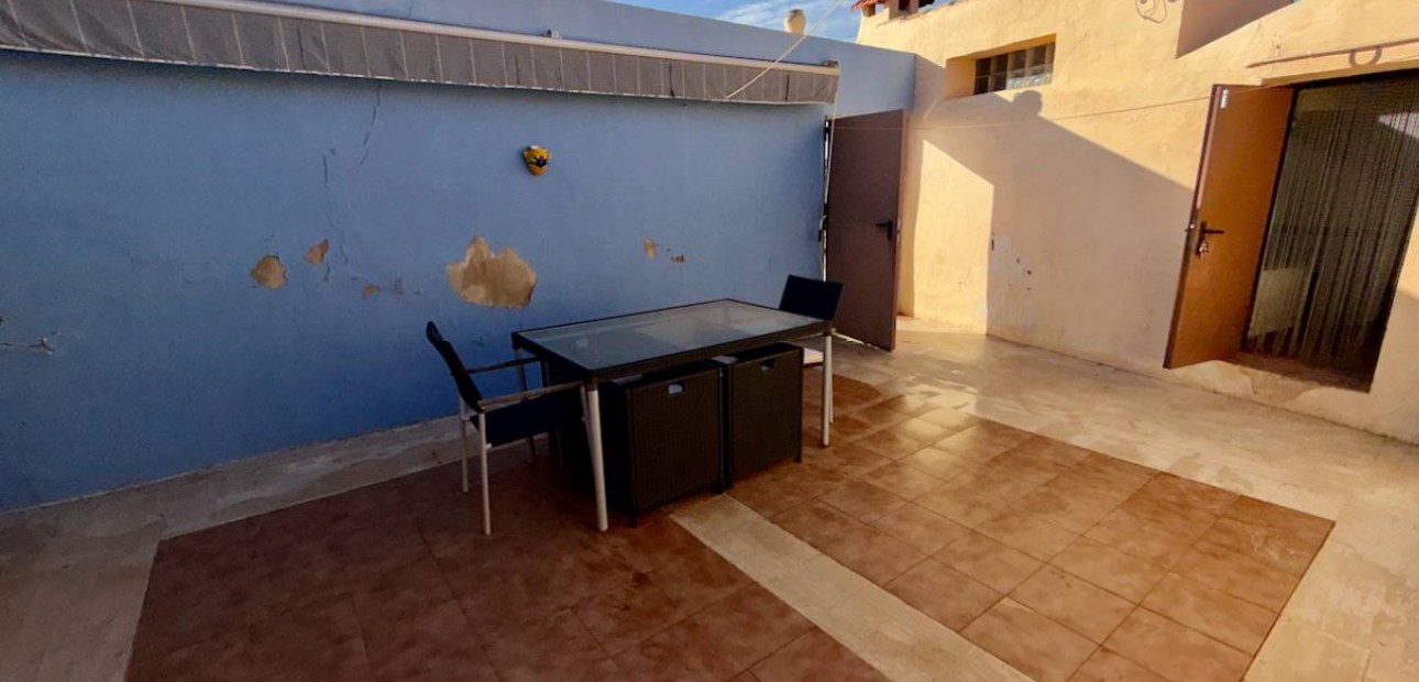 Herverkoop - Finca / Country Property -
Orihuela