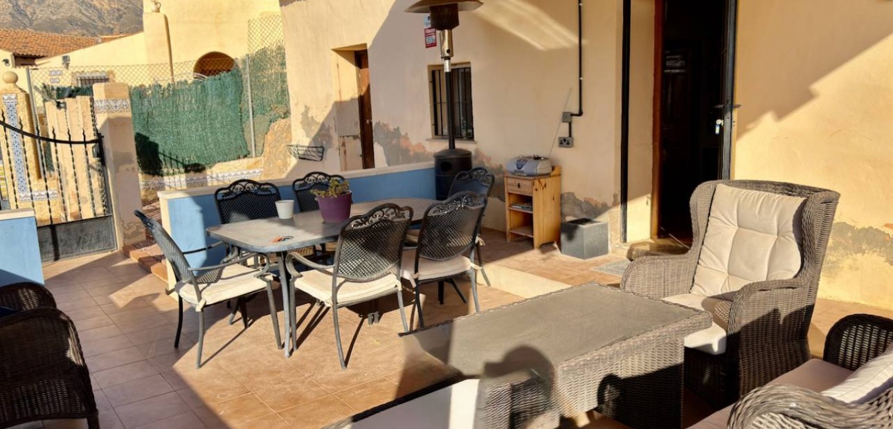 Herverkoop - Finca / Country Property -
Orihuela