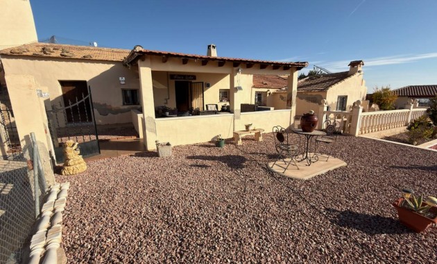 Herverkoop - Finca / Country Property -
Orihuela