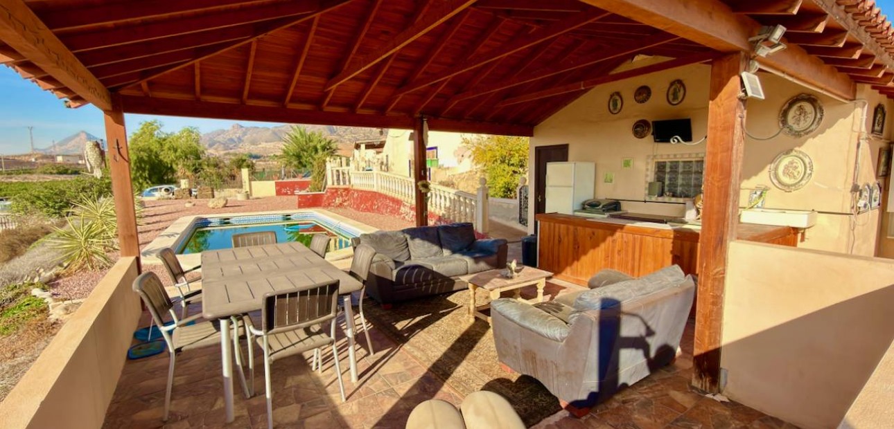 Herverkoop - Finca / Country Property -
Orihuela