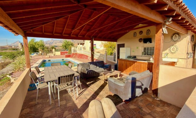 Herverkoop - Finca / Country Property -
Orihuela
