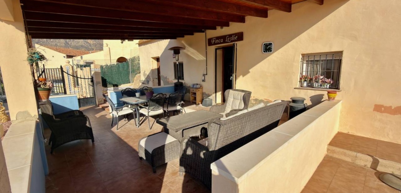 Herverkoop - Finca / Country Property -
Orihuela