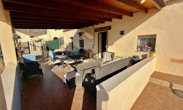 Herverkoop - Finca / Country Property -
Orihuela