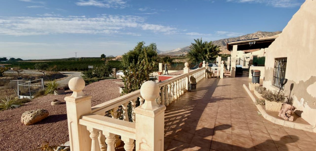 Herverkoop - Finca / Country Property -
Orihuela