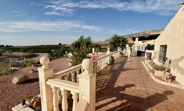 Herverkoop - Finca / Country Property -
Orihuela