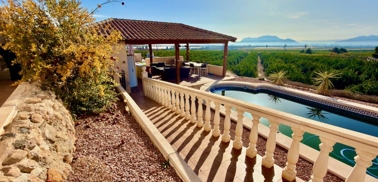 Herverkoop - Finca / Country Property -
Orihuela