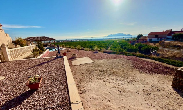 Herverkoop - Finca / Country Property -
Orihuela