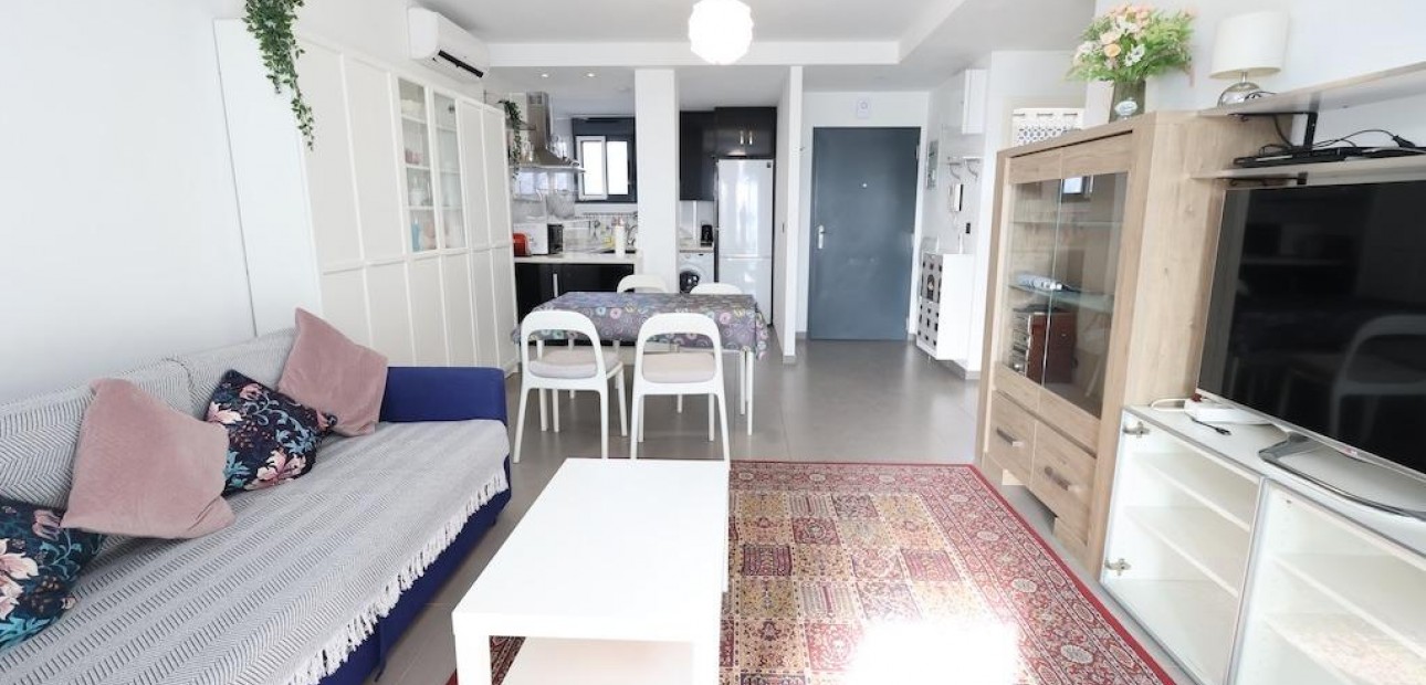 Sale - Bungalow -
Orihuela Costa - La Zenia