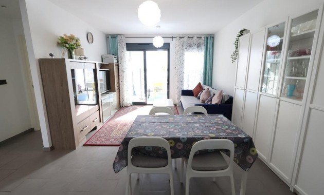 Sale - Bungalow -
Orihuela Costa - La Zenia