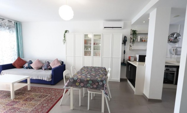 Sale - Bungalow -
Orihuela Costa - La Zenia
