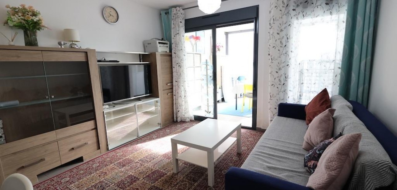 Sale - Bungalow -
Orihuela Costa - La Zenia