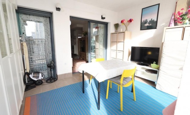 Sale - Bungalow -
Orihuela Costa - La Zenia