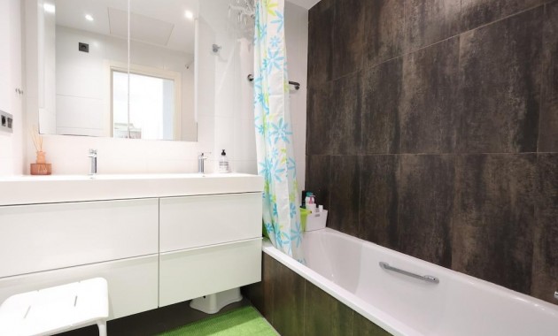 Sale - Bungalow -
Orihuela Costa - La Zenia