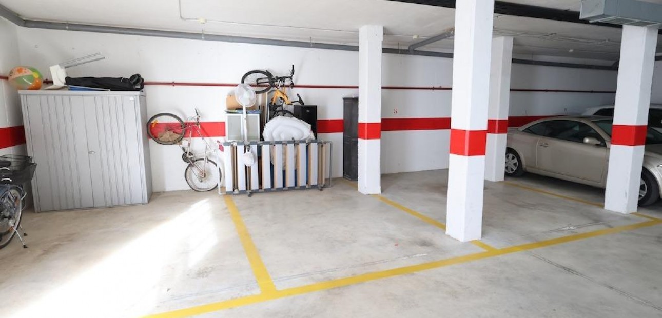 Sale - Bungalow -
Orihuela Costa - La Zenia