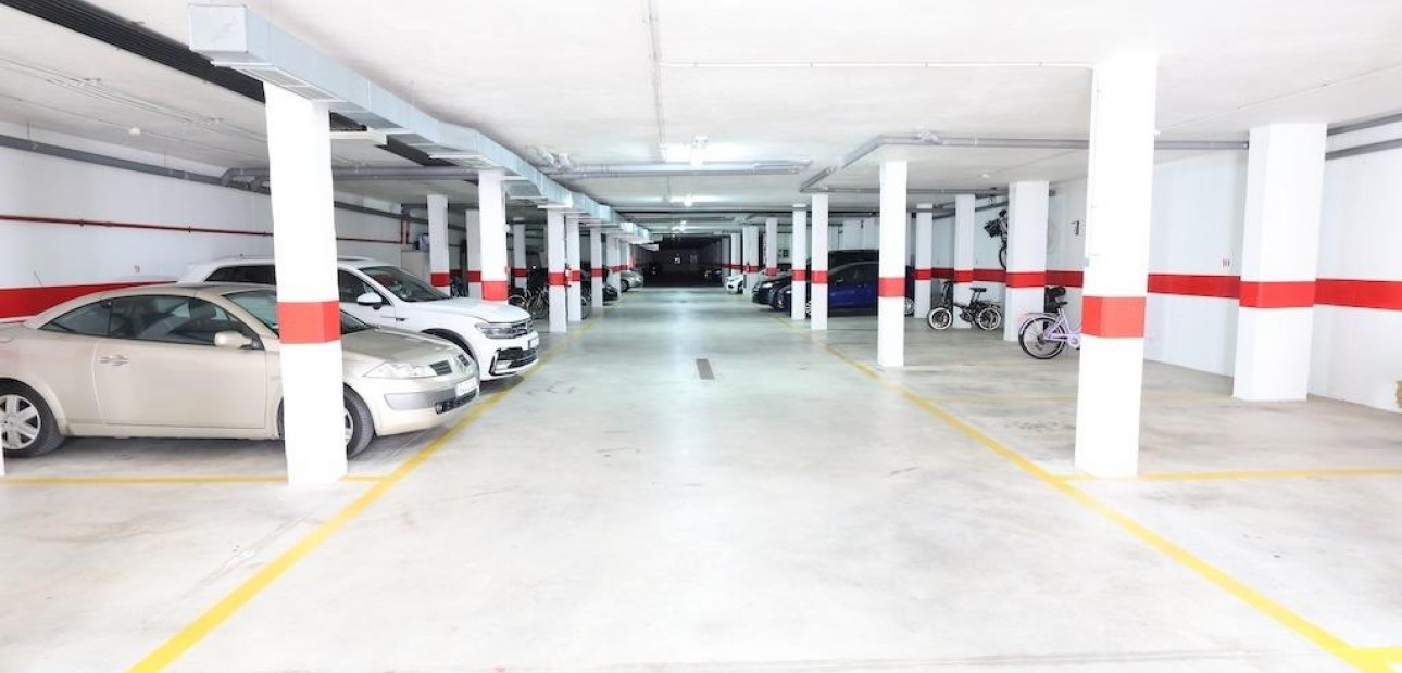 Sale - Bungalow -
Orihuela Costa - La Zenia