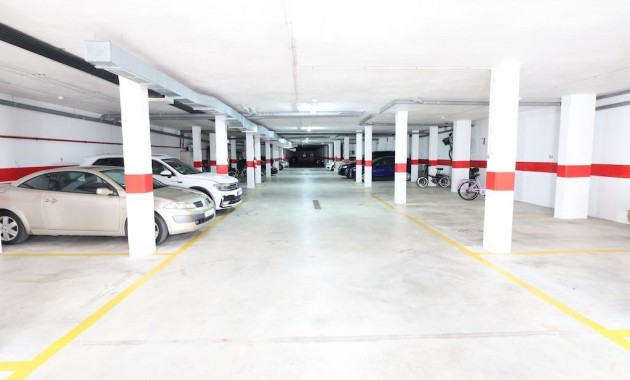 Sale - Bungalow -
Orihuela Costa - La Zenia