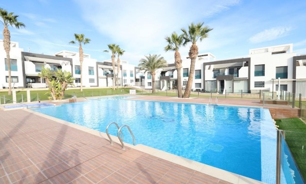 Sale - Bungalow -
Orihuela Costa - La Zenia
