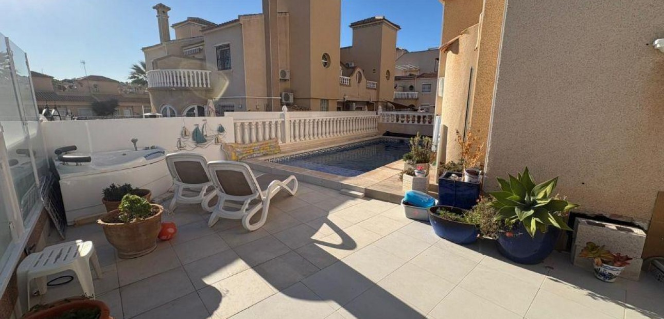 Sale - Terraced house -
Orihuela Costa - Villamartín-Las Filipinas