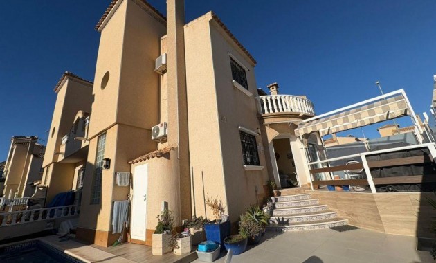 Sale - Terraced house -
Orihuela Costa - Villamartín-Las Filipinas