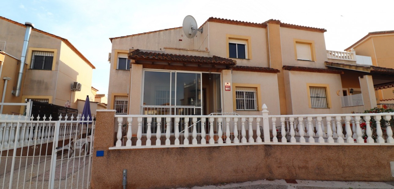 Sale - Quad Villa -
Algorfa - Montebello