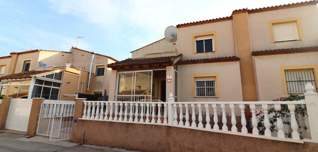 Sale - Quad Villa -
Algorfa - Montebello