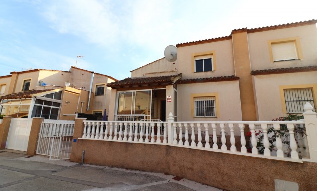 Sale - Quad Villa -
Algorfa - Montebello