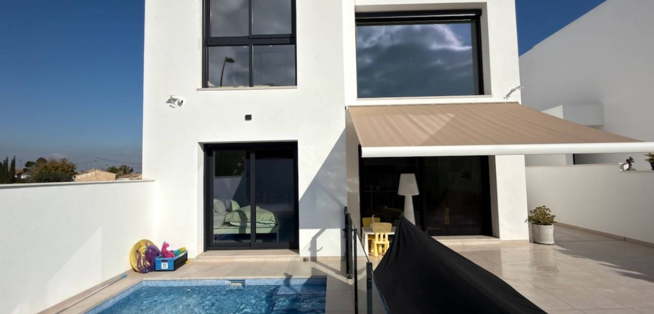 Sale - Villa -
Formentera del Segura - Formentera de Segura