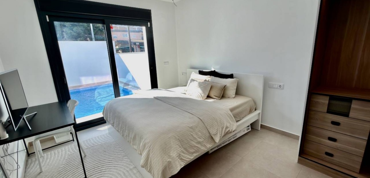 Sale - Villa -
Formentera del Segura - Formentera de Segura