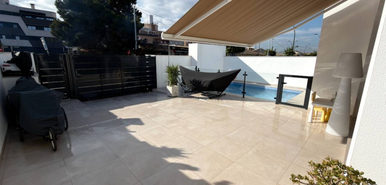 Sale - Villa -
Formentera del Segura - Formentera de Segura