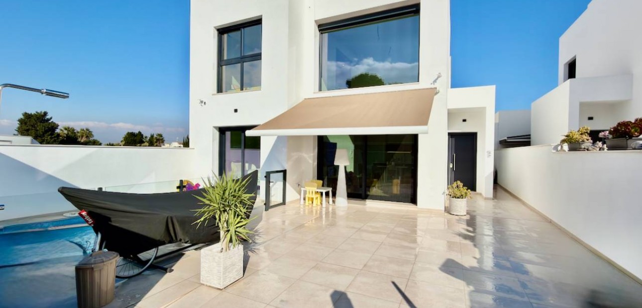 Sale - Villa -
Formentera del Segura - Formentera de Segura