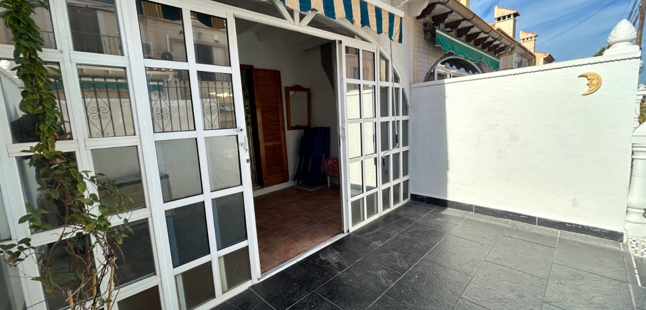 Herverkoop - Herenhuis -
El Chaparral