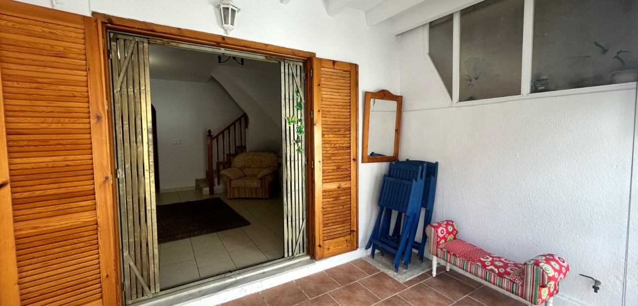 Herverkoop - Herenhuis -
El Chaparral