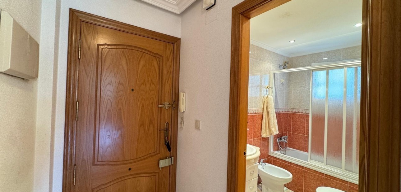 Herverkoop - Appartement / flat -
Torrevieja - Centro