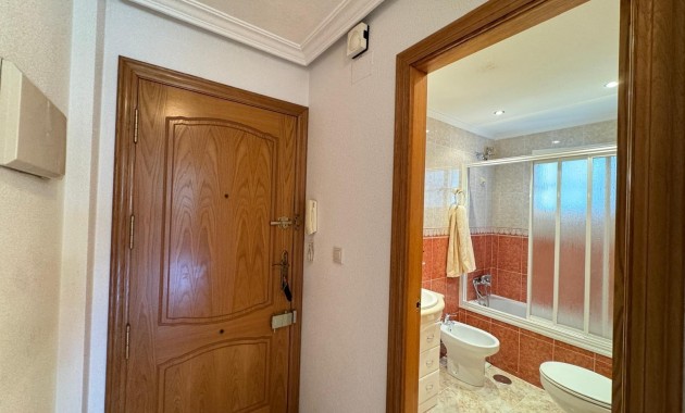 Herverkoop - Appartement / flat -
Torrevieja - Centro