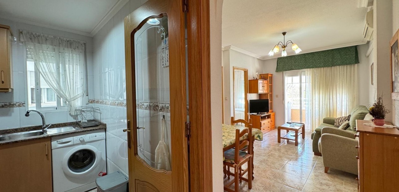 Herverkoop - Appartement / flat -
Torrevieja - Centro