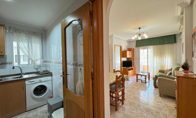 Herverkoop - Appartement / flat -
Torrevieja - Centro