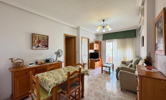 Herverkoop - Appartement / flat -
Torrevieja - Centro