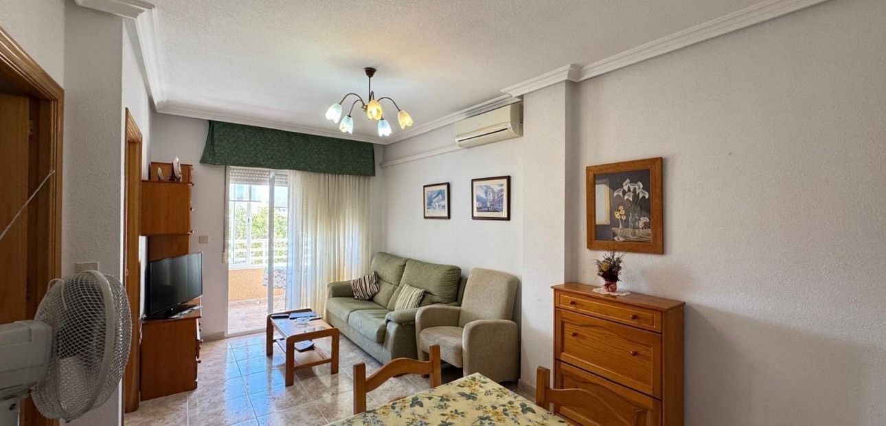 Herverkoop - Appartement / flat -
Torrevieja - Centro