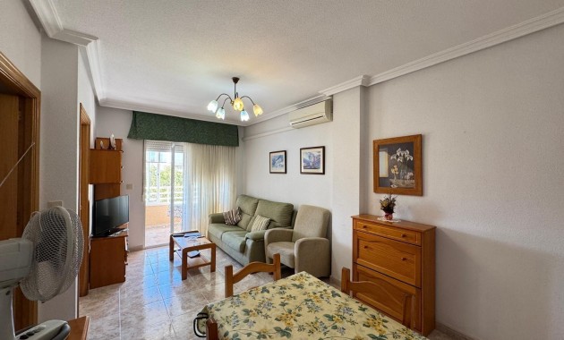 Herverkoop - Appartement / flat -
Torrevieja - Centro