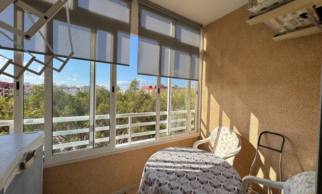 Herverkoop - Appartement / flat -
Torrevieja - Centro