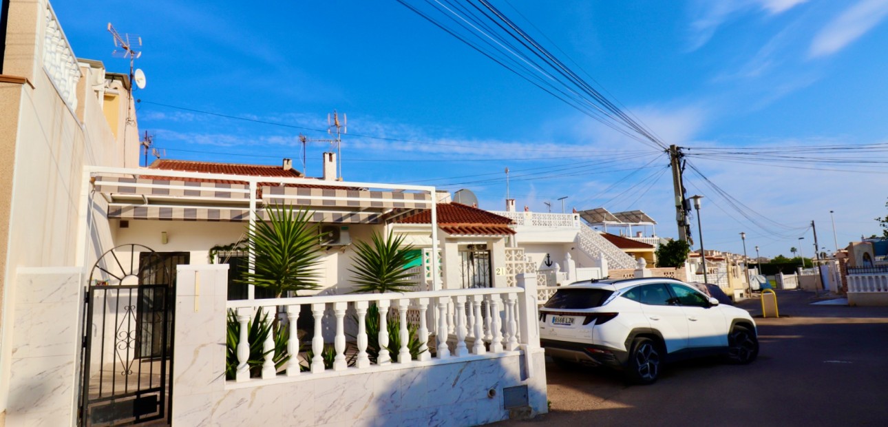 Venta - Town house -
Torrevieja - La Siesta - San Luis