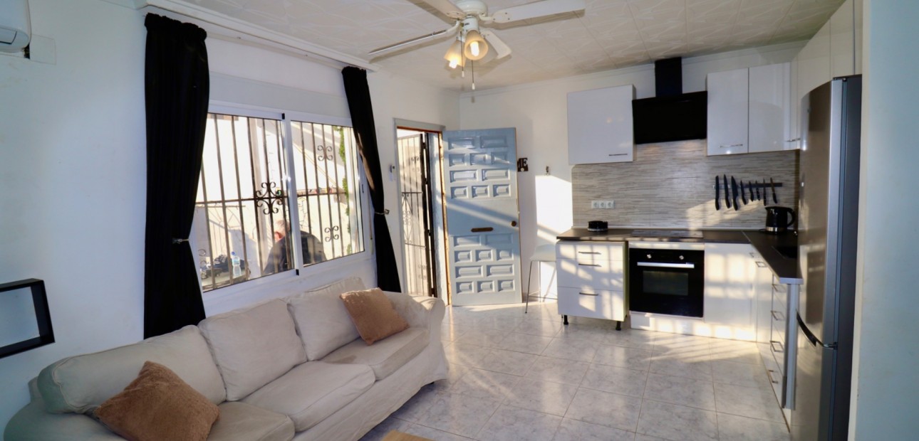 Venta - Town house -
Torrevieja - La Siesta - San Luis