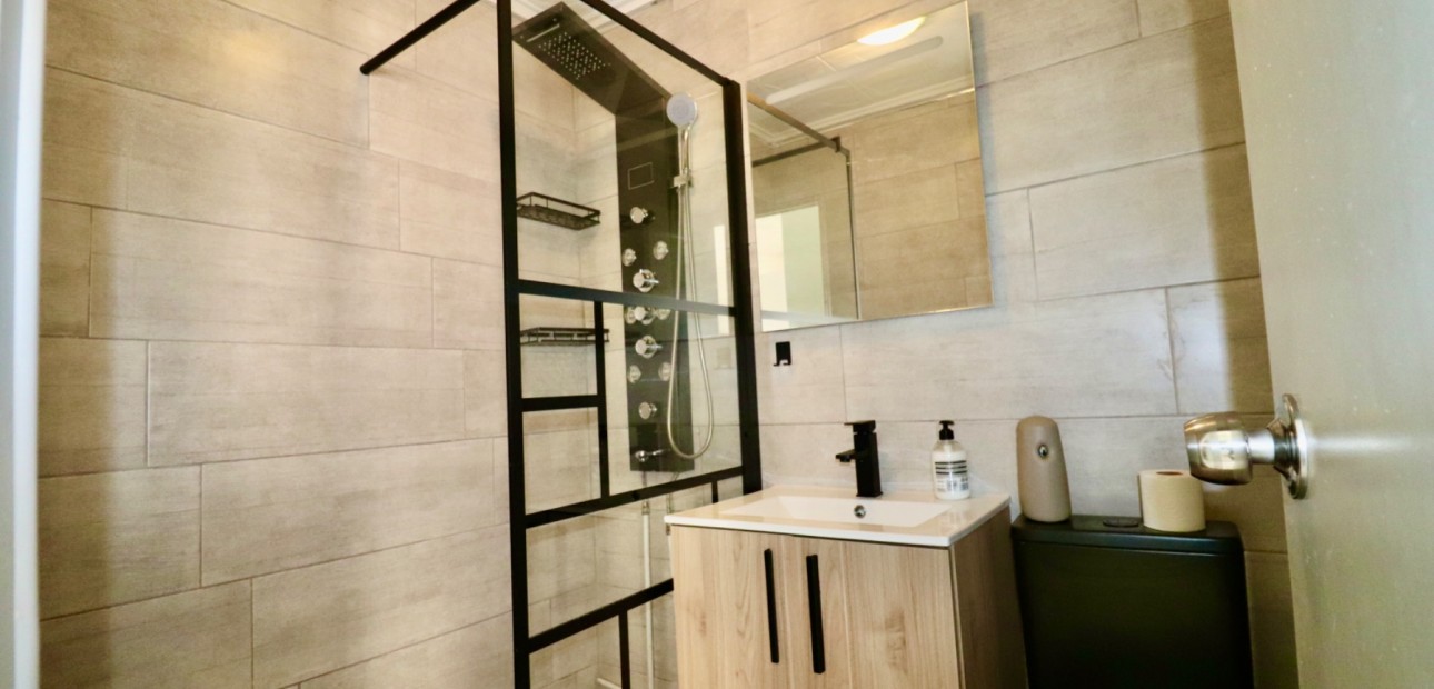 Venta - Town house -
Torrevieja - La Siesta - San Luis