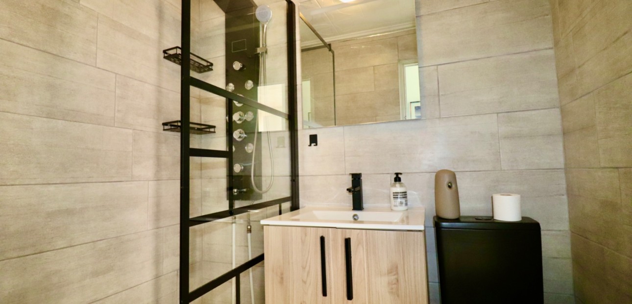 Venta - Town house -
Torrevieja - La Siesta - San Luis