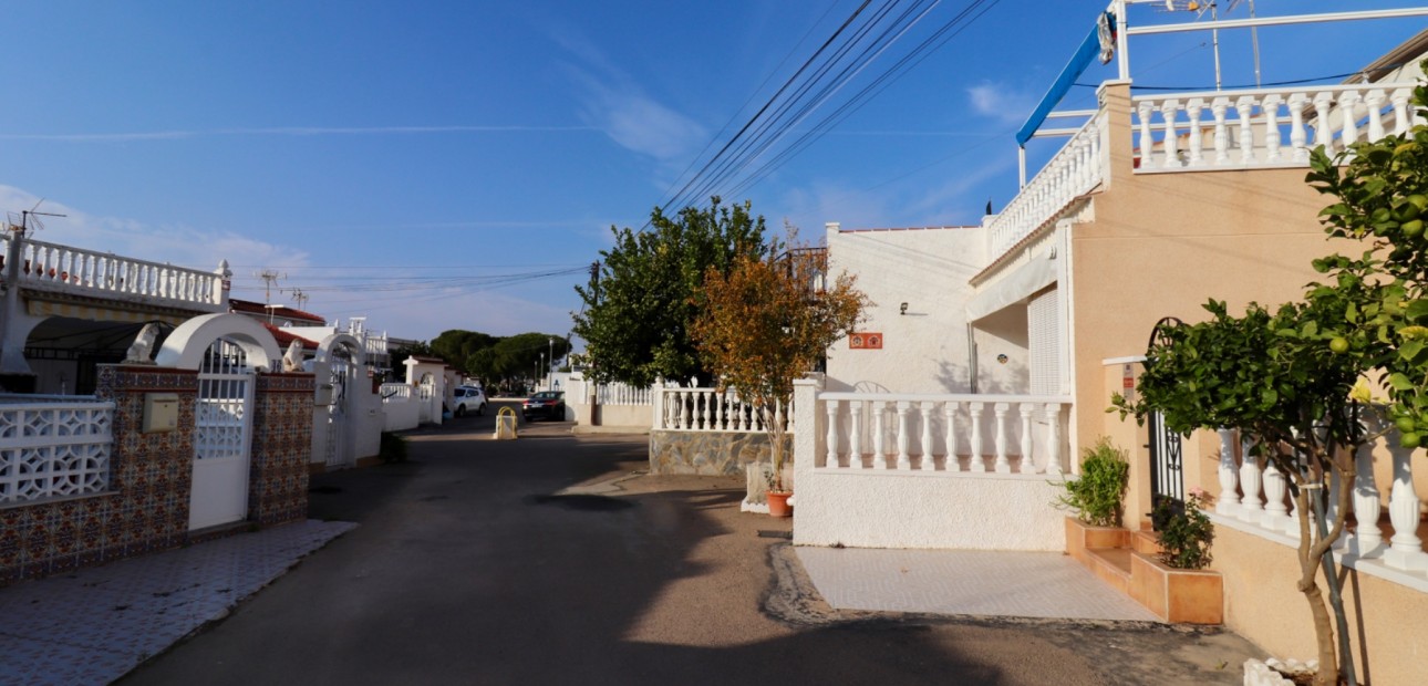 Venta - Town house -
Torrevieja - La Siesta - San Luis