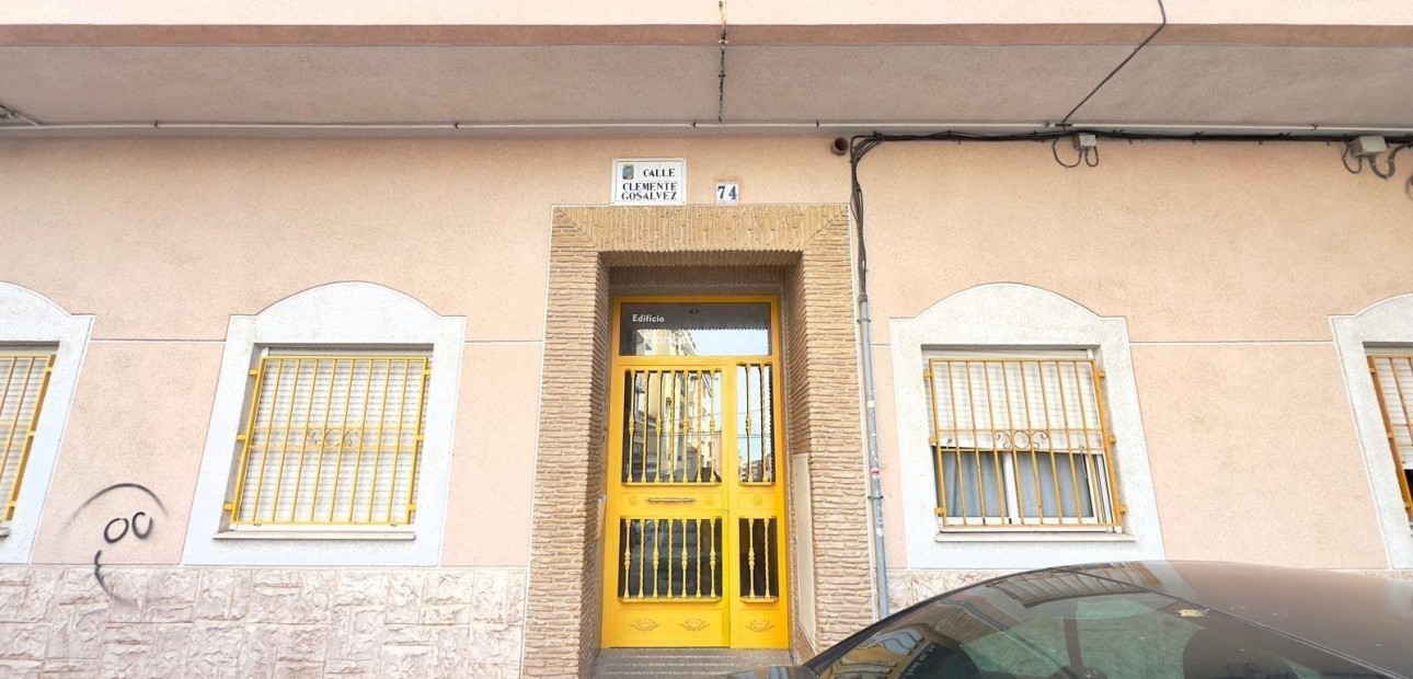 Sale - Apartment / flat -
Torrevieja - Centro