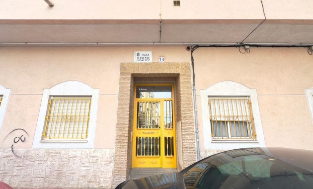 Sale - Apartment / flat -
Torrevieja - Centro